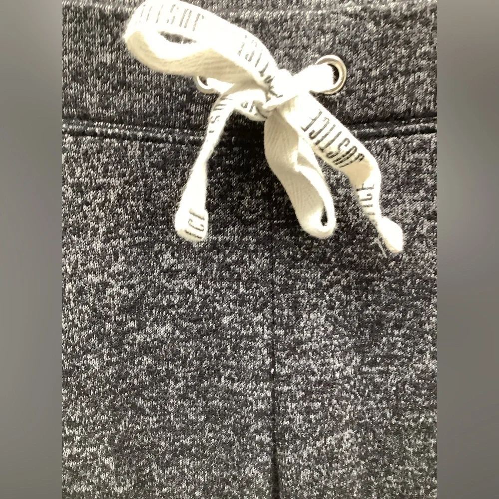 Justice Size 8 Girl’s Cozy Gray Jogger Pants with Drawstring. Preloved